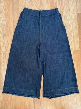 Women's Gaucho/Capris Style Dark Blue Stretch Pants